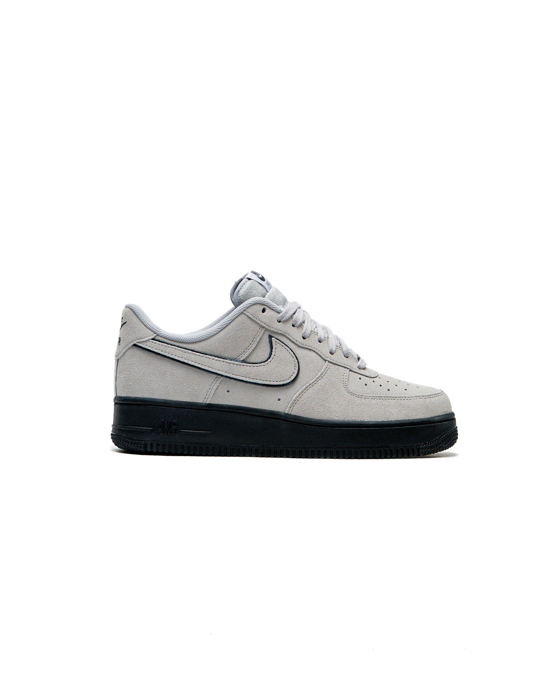 Nike AIR FORCE 1 '07 LV8
