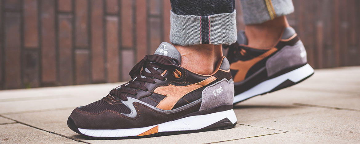 Diadora V7000