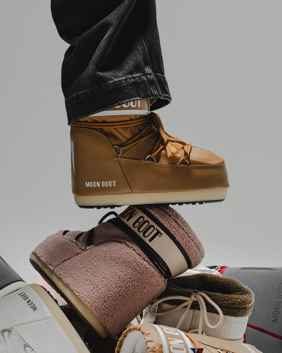 MOON BOOT