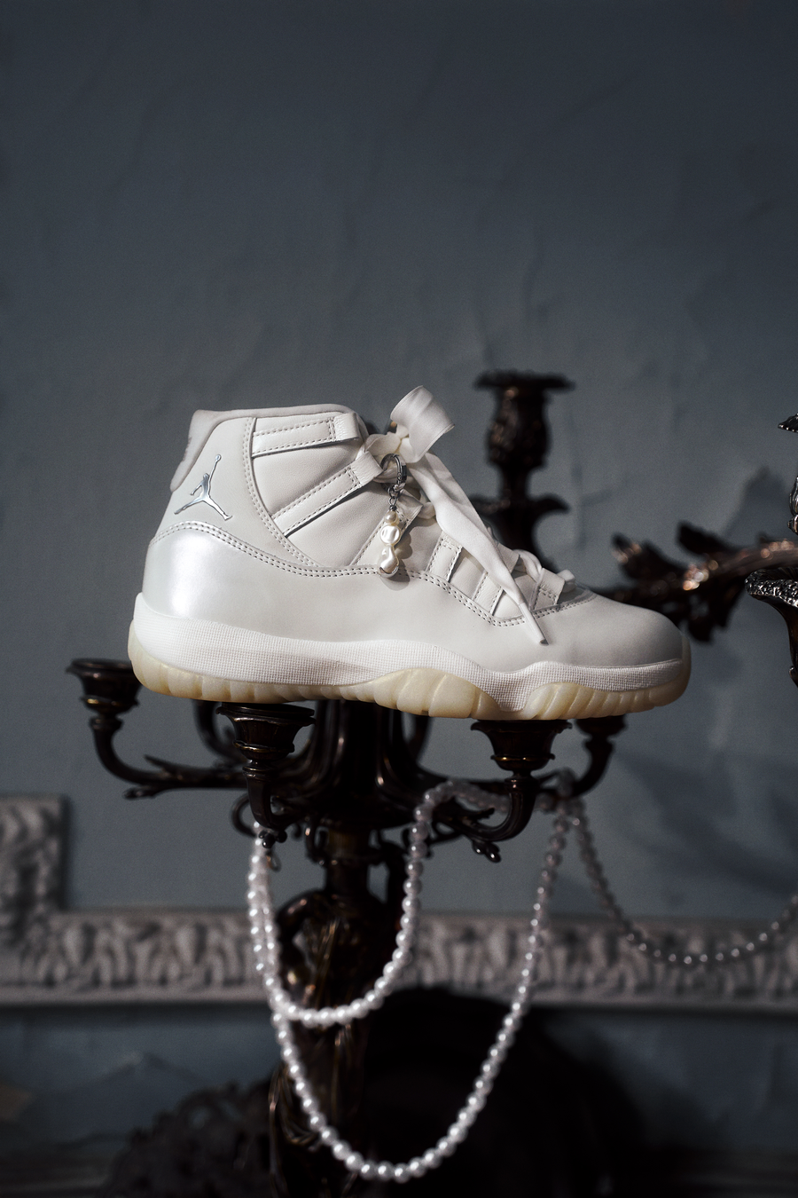 AIR JORDAN WMNS 11 RETRO &#39;PEARL&#39;