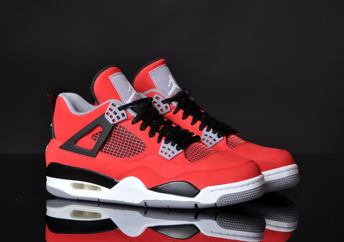 Air Jordan 4 Retro