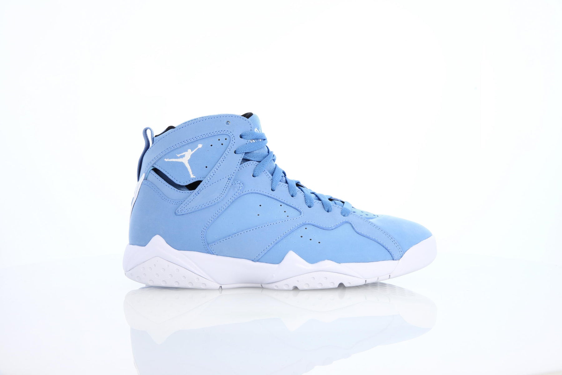 Air Jordan 7 Retro "University Blue"