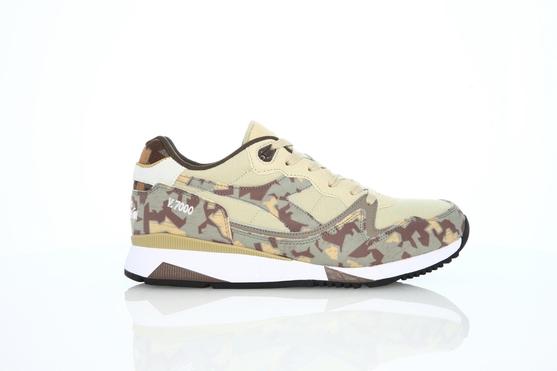 Diadora V7000 CAMO "Beige Mojave Desert"