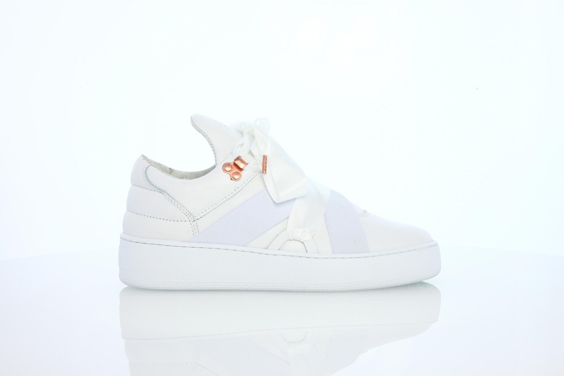 Filling Pieces Mountain Cut Leather Bow "White"
