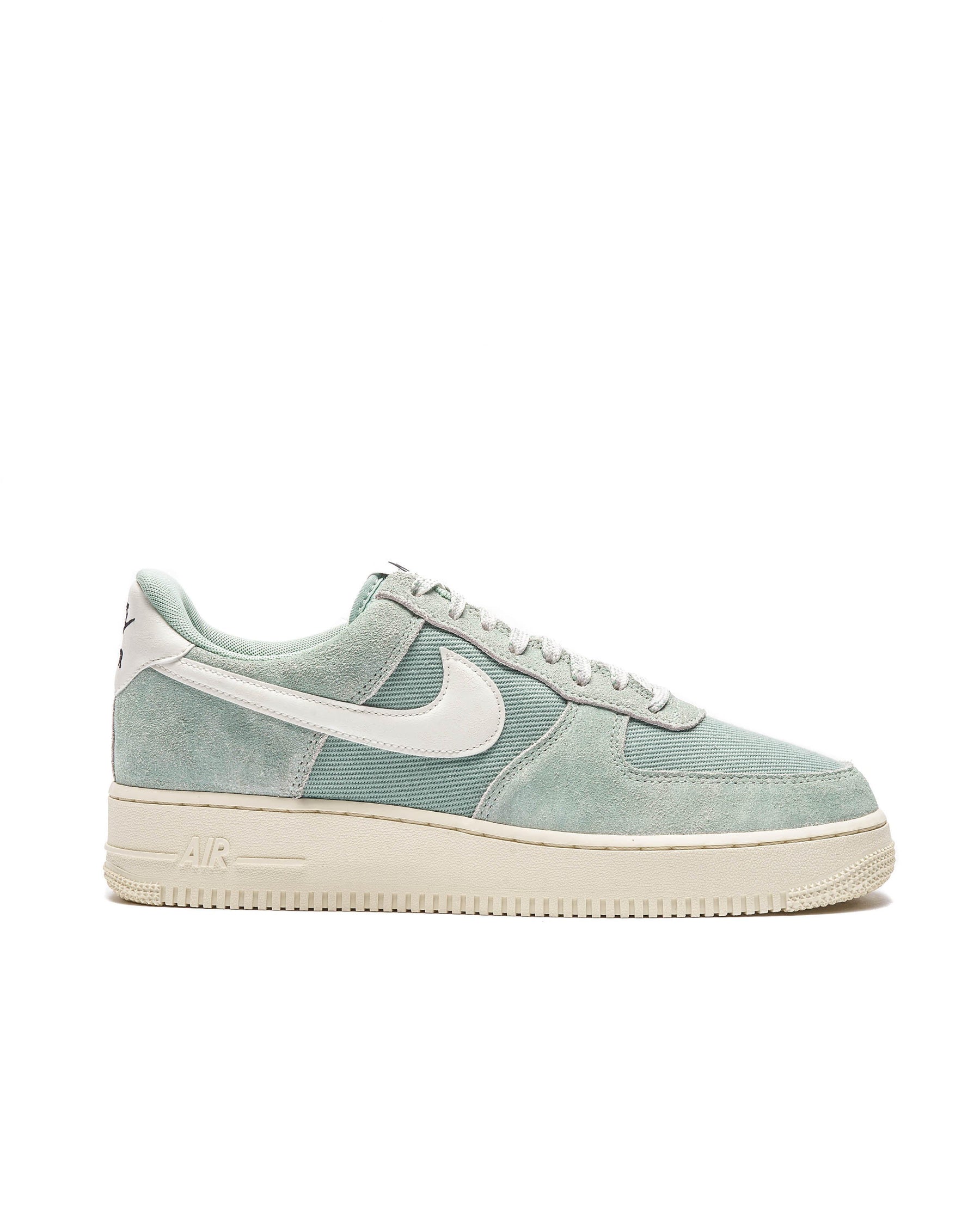 Nike AIR FORCE 1 '07 LV8