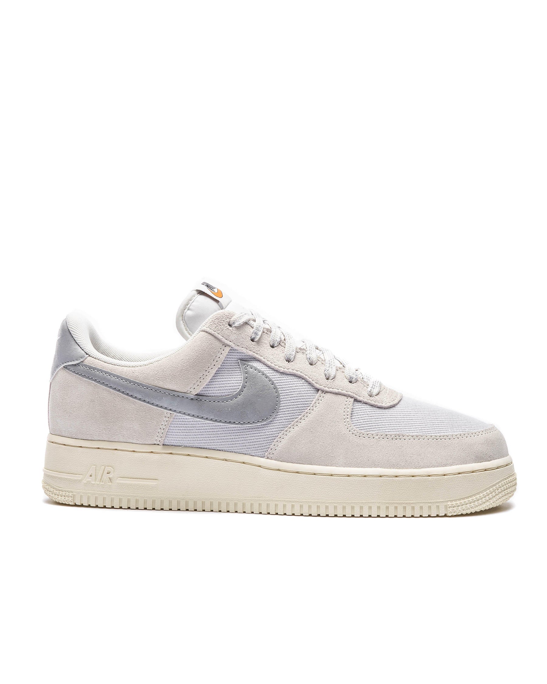Nike AIR FORCE 1 '07 LV8