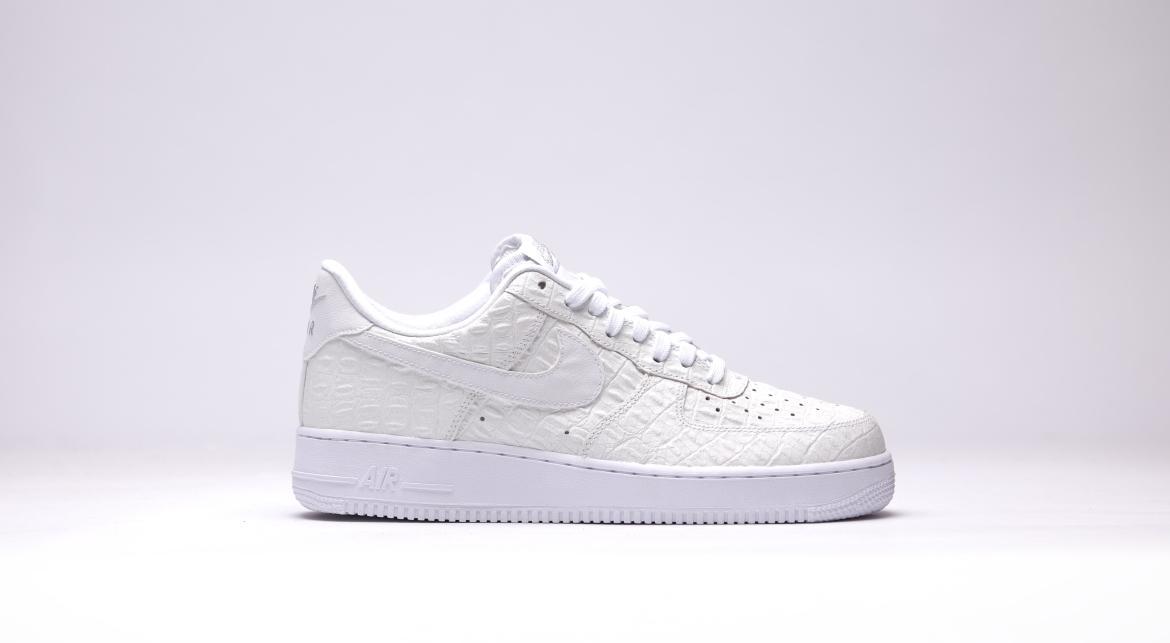 Nike Air Force 1 '07 Lv8 "All White"
