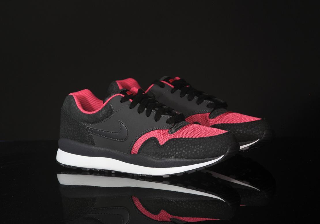 Nike Air Safari LE