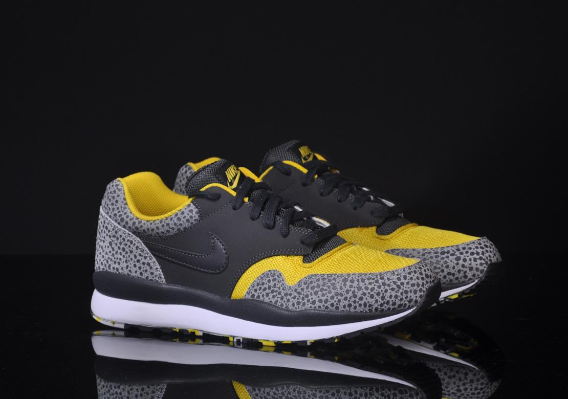 Nike Air Safari LE