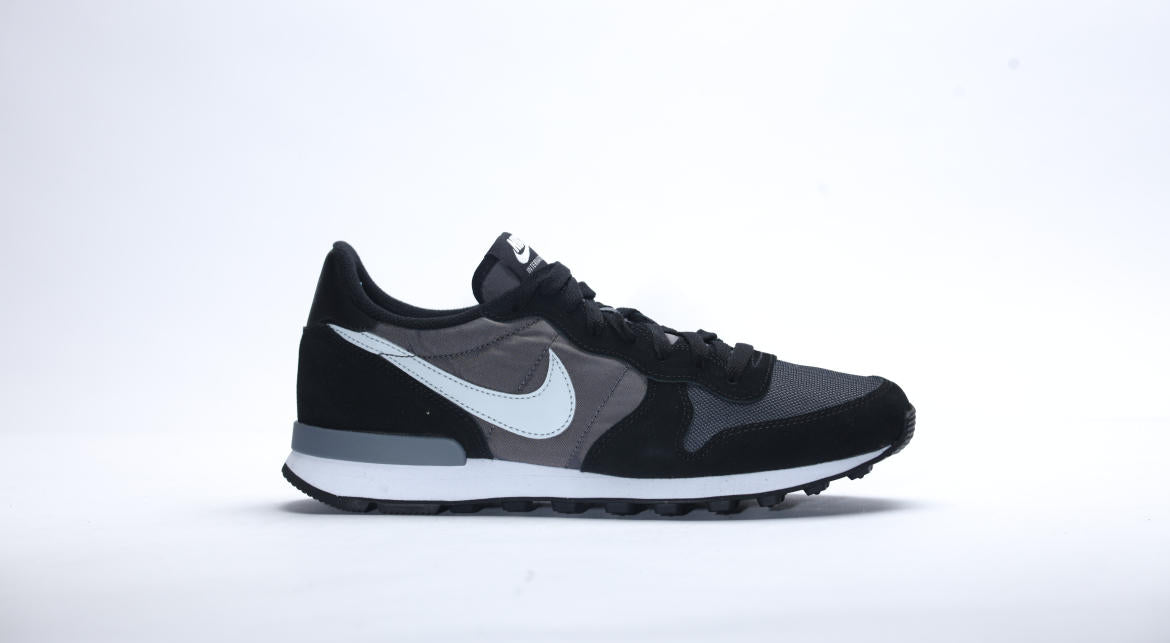 Nike Internationalist "Black N White"