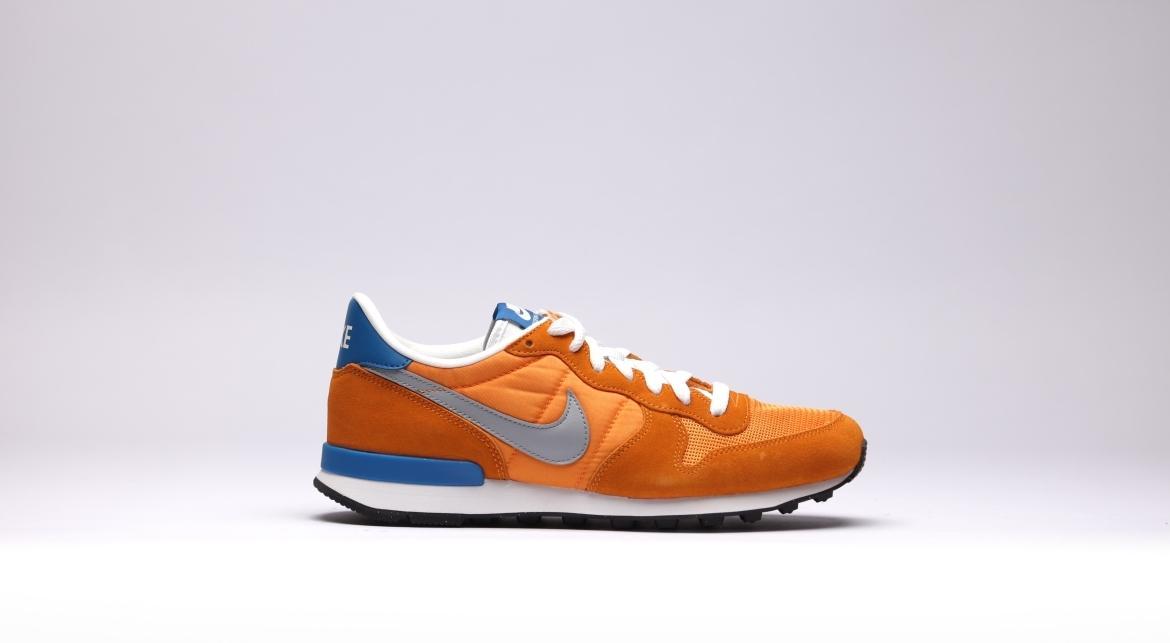 Nike Internationalist "Bright Orange"