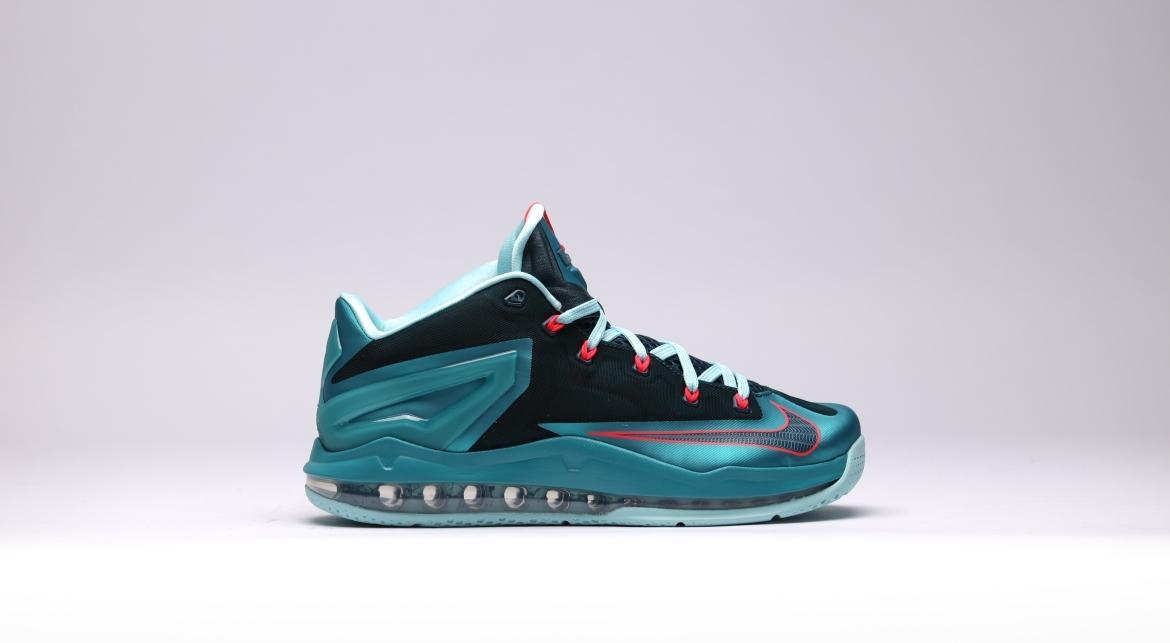 Nike Max Lebron XI Low "Turbo Green"