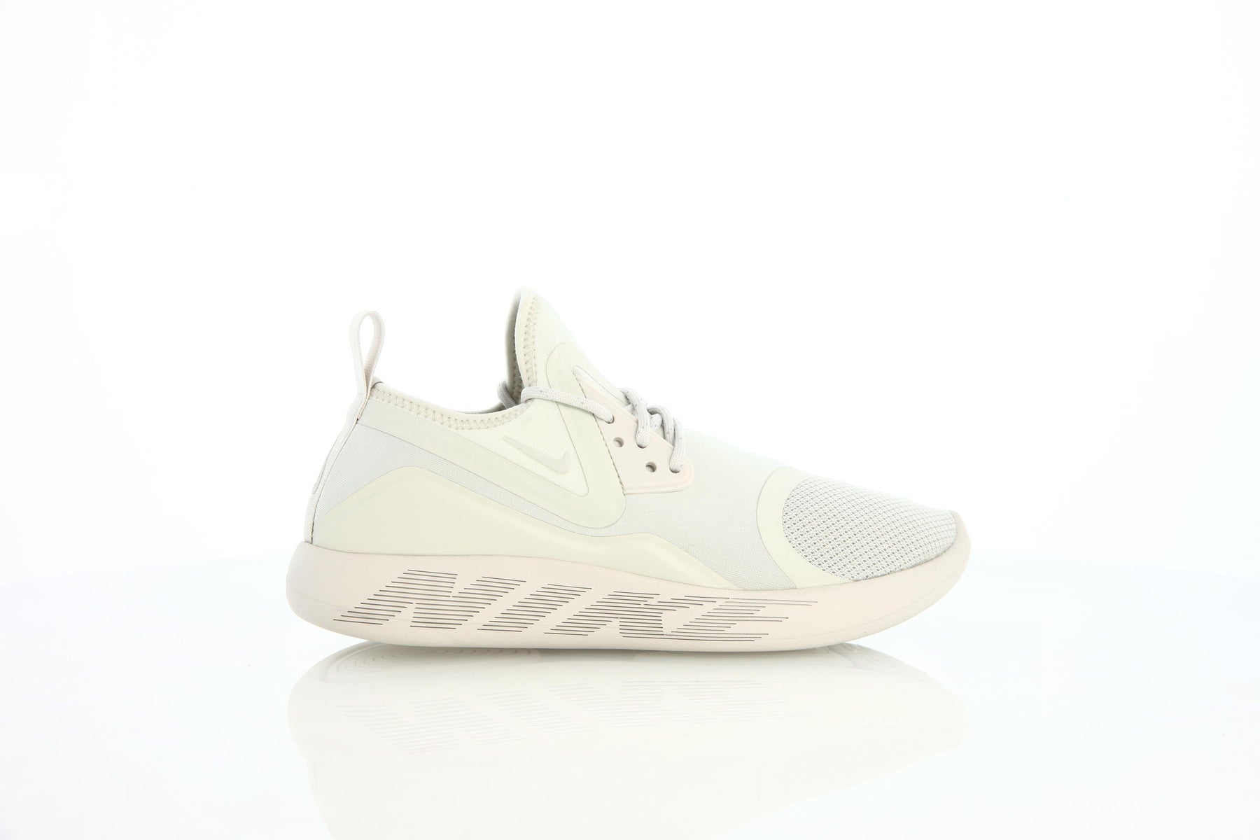 Nike Wmns Lunarcharge Essential "Light Bone"