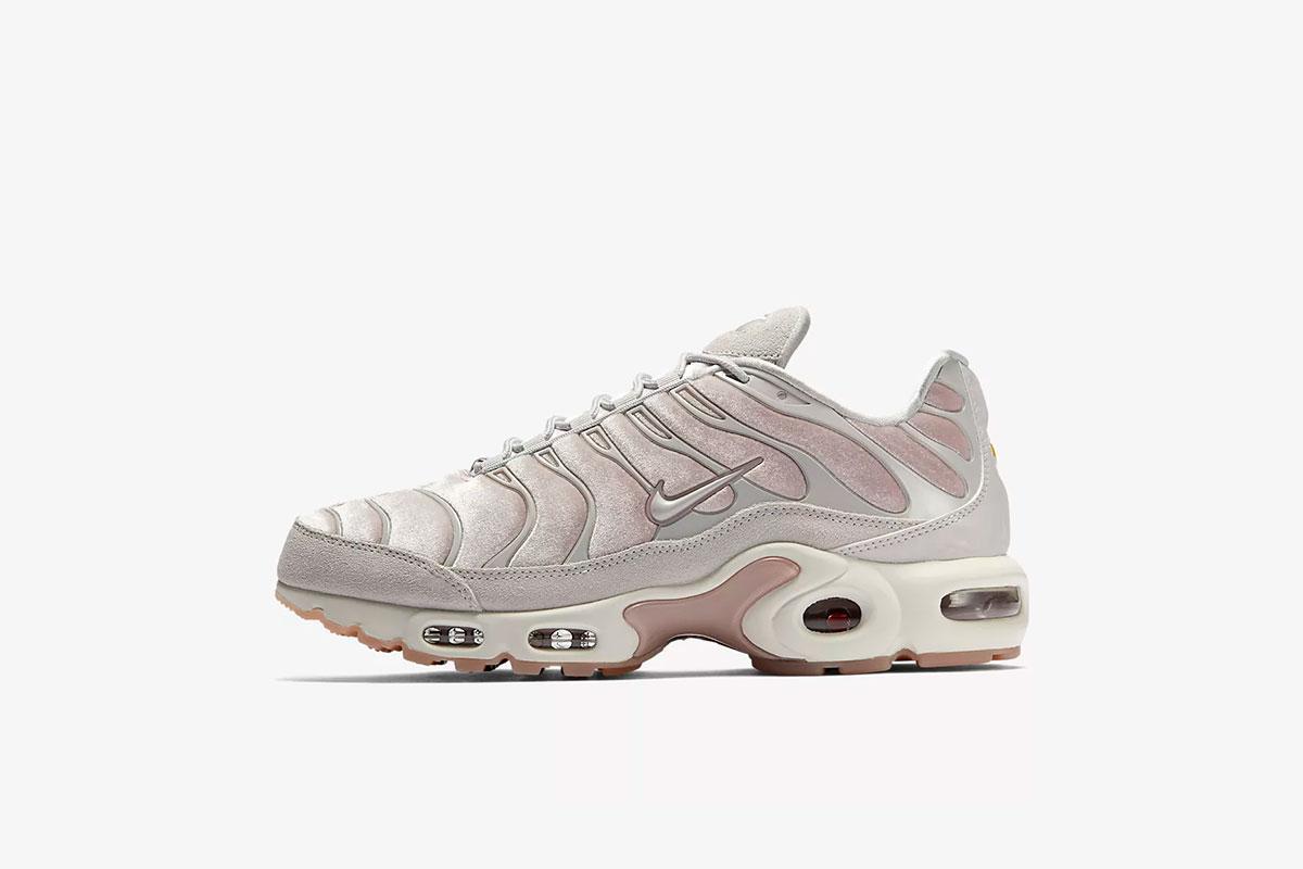 Nike Wmns Air Max Plus Lx "Particle Rose"