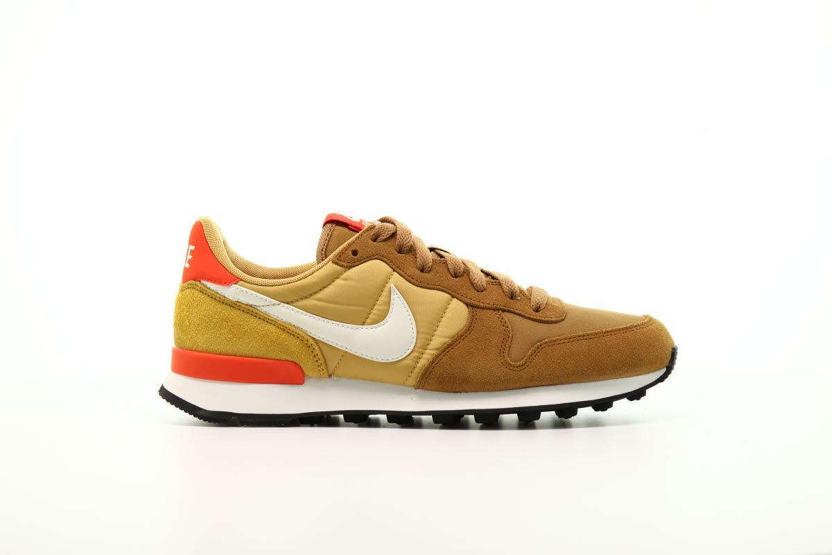 Nike Wmns Internationalist "Muted Bronze"