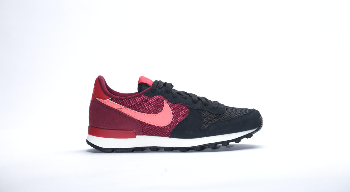Nike WMNS INTERNATIONALIST "Black Crimson"