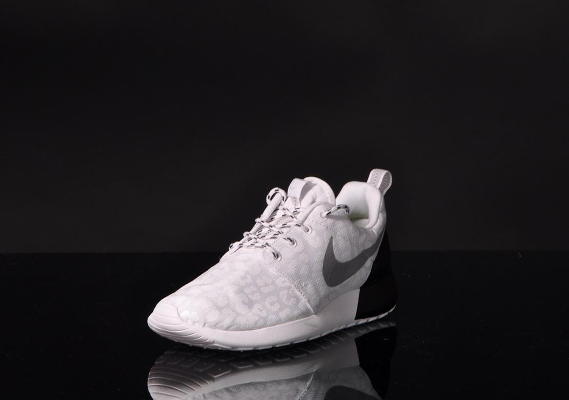 Nike Wmns Roshe Run Premium