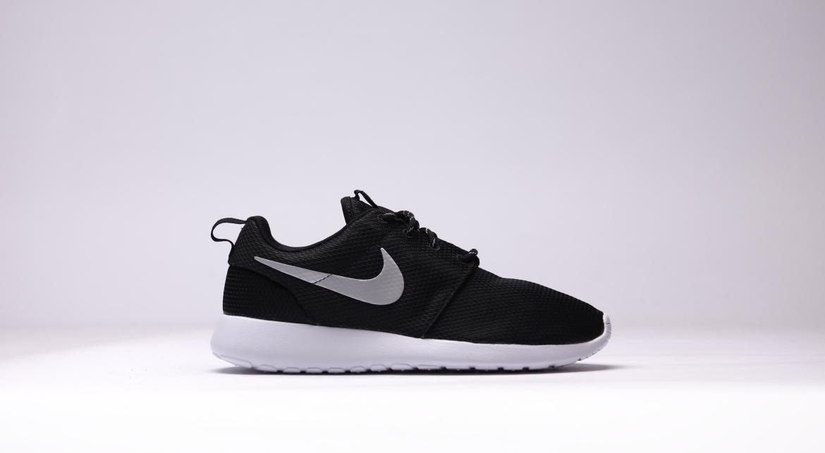 Nike Wmns Rosherun "Pure Platinum"