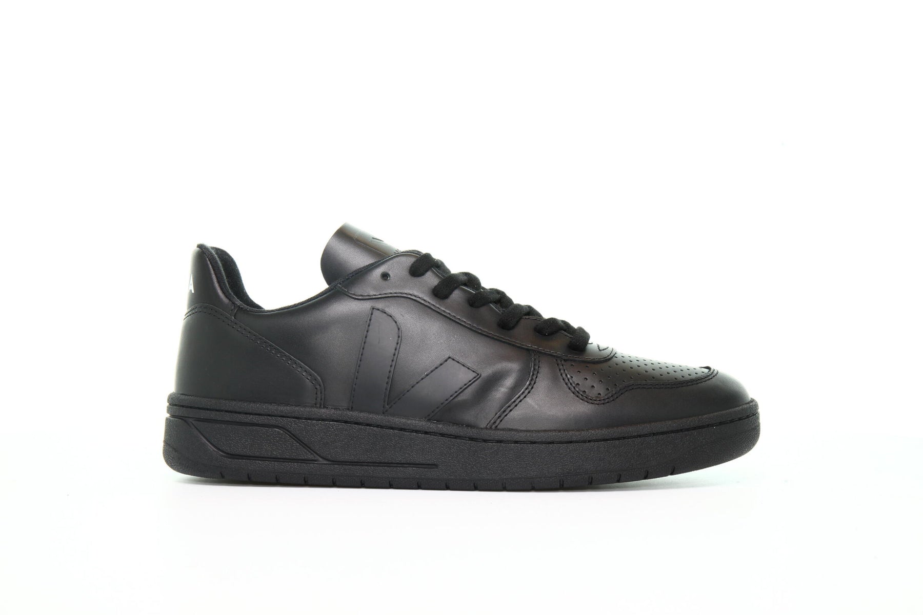 Veja V-10 "Full Black"