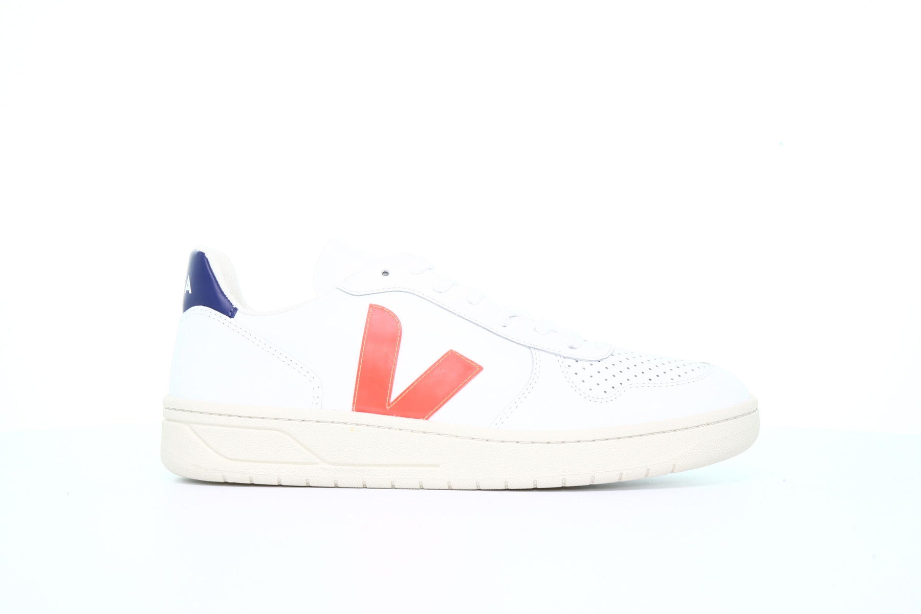 Veja V-10 "Orange Fluo"
