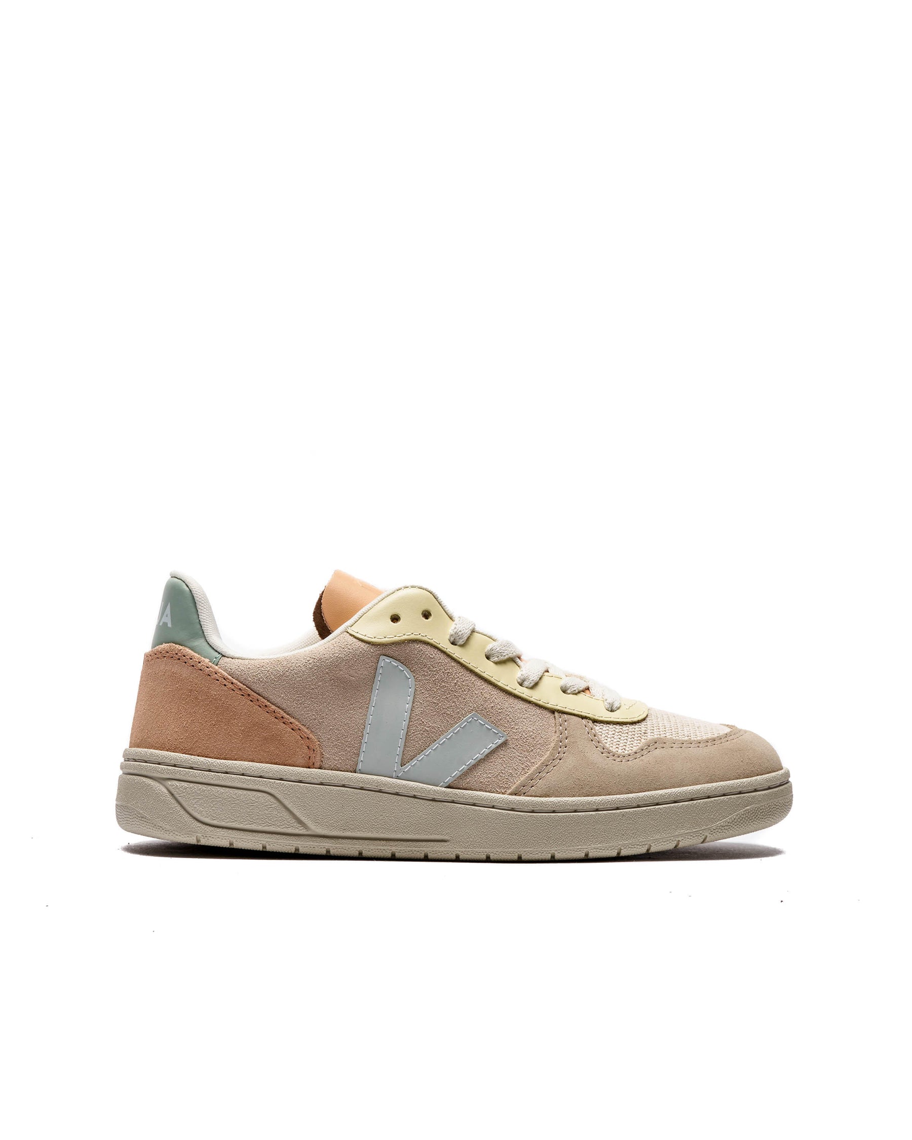 Veja WMNS V-10